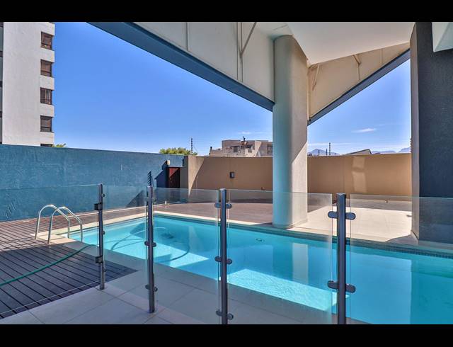 4 BEDROOM APARTMENT FOR SALE IN STRAND NORTH